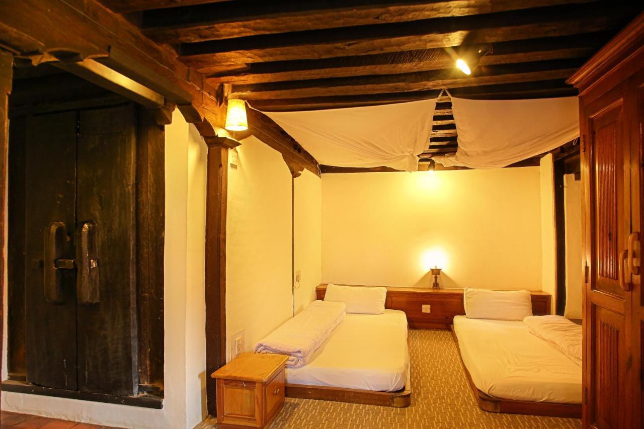 Newa Chen Historic House Unesco Lalitpur Екстериор снимка